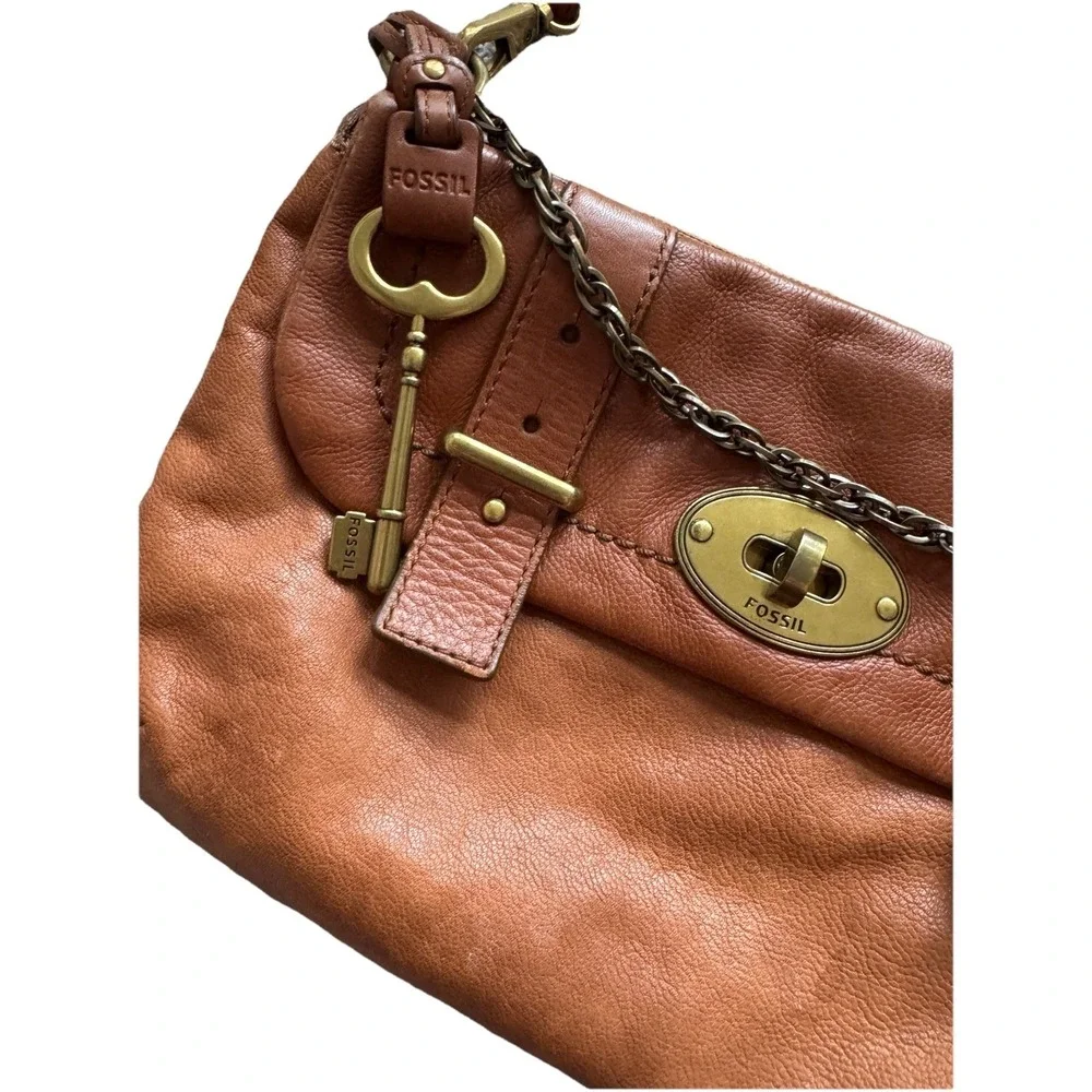 Fossil Issue 54 Brown‎ Leather Messenger Bag Crossbody Charm Satchel Chain Purse